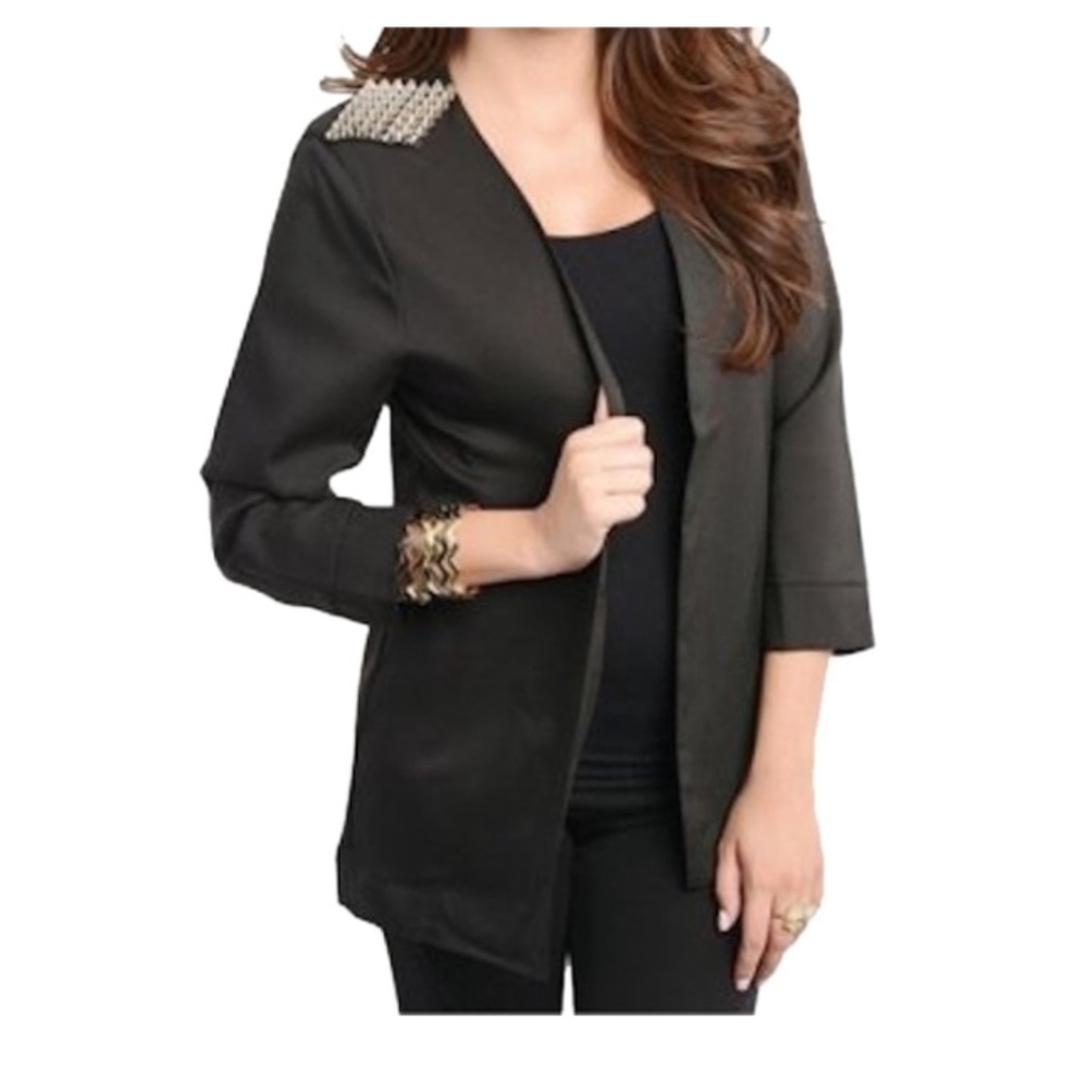 NWT Open Front Spiked Shoulder Blazer